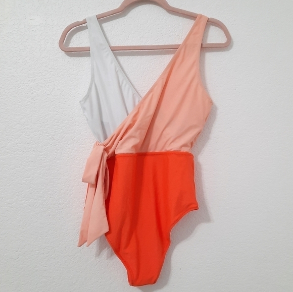 CUPSHE Color Block Wrap One Piece Swimsuit M NWT - Picture 7 of 9